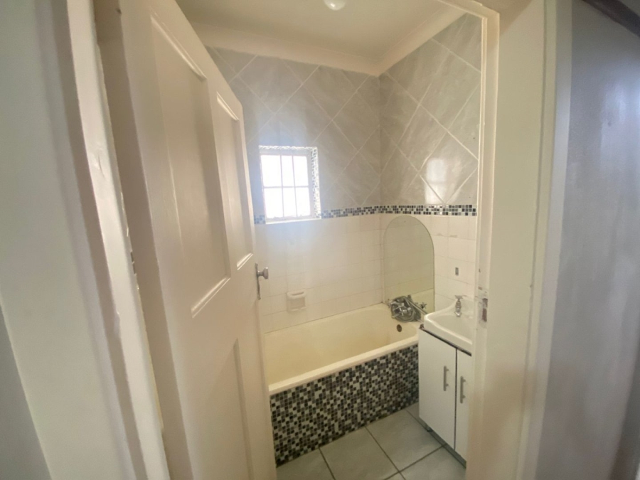 5 Bedroom Property for Sale in Willows Free State